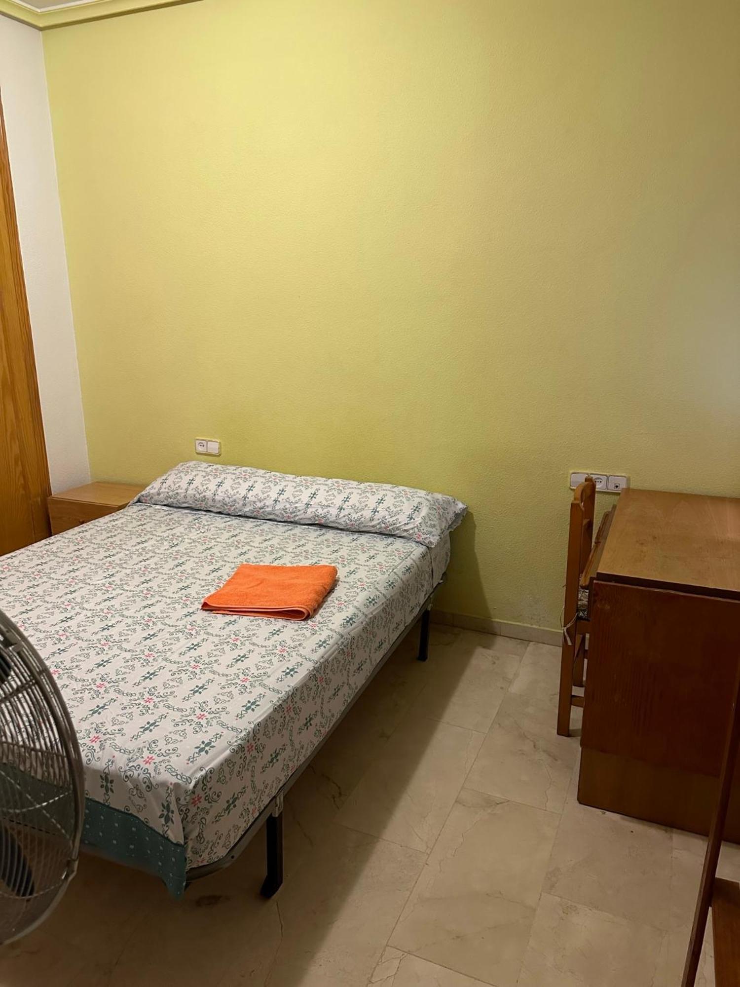 Economic Private Room In Center Of グラナダ エクステリア 写真